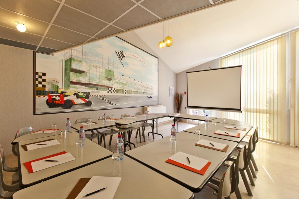 Cit'Hotel Du Circuit مانيي كور للسباقات المظهر الخارجي الصورة